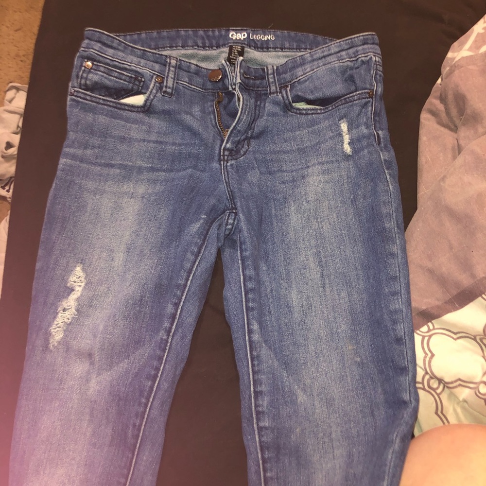 Lightly distressed skinny jeans